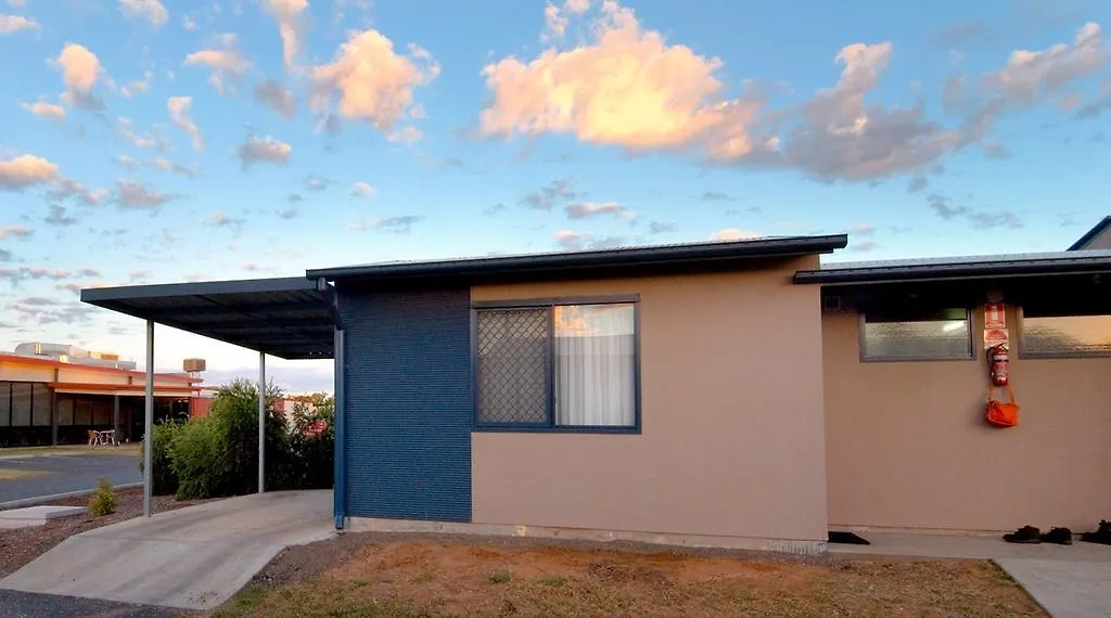 *** Hotel The Village On Blain Blackwater Australia