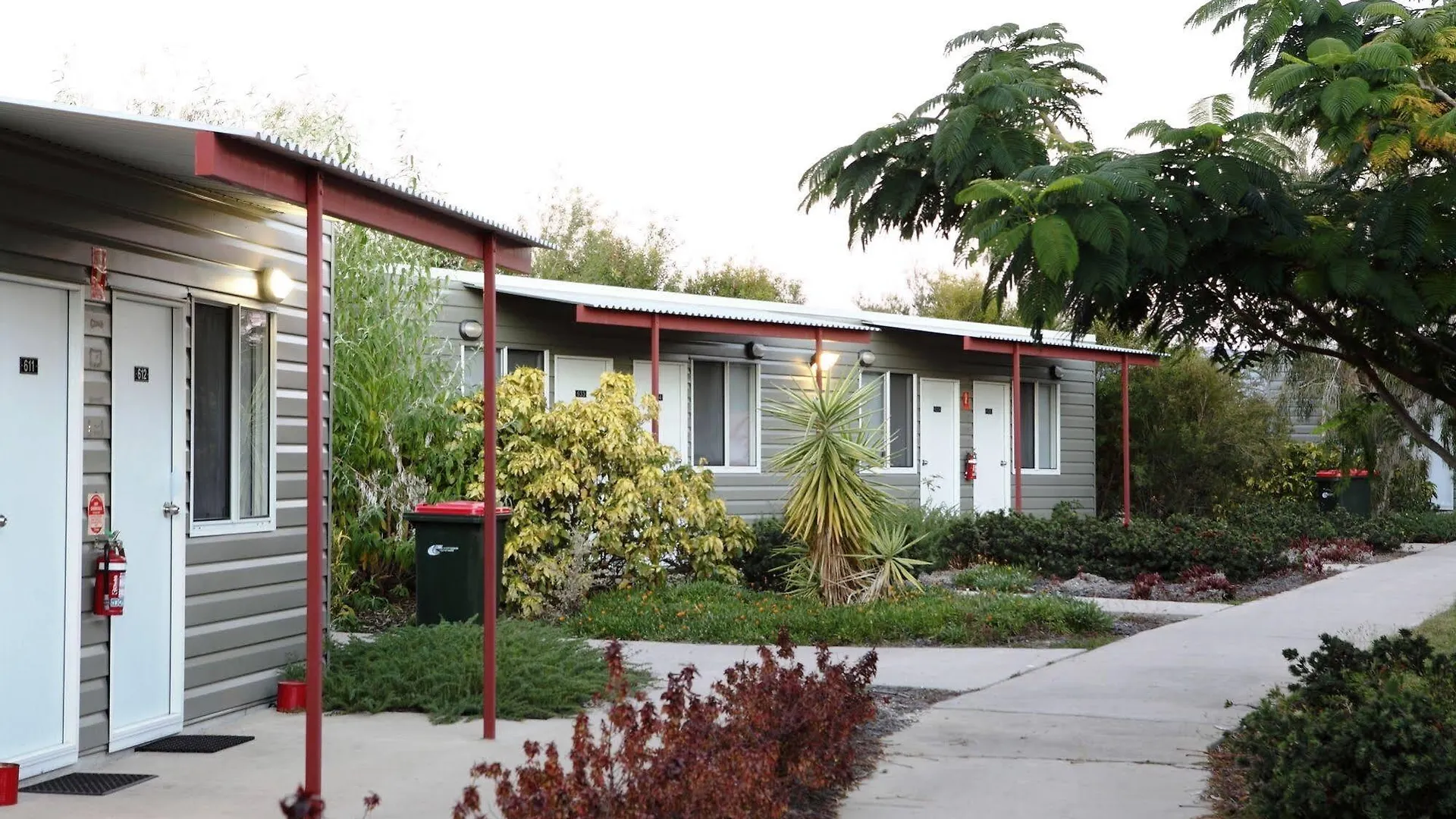 *** Hotel The Village On Blain Blackwater Australia